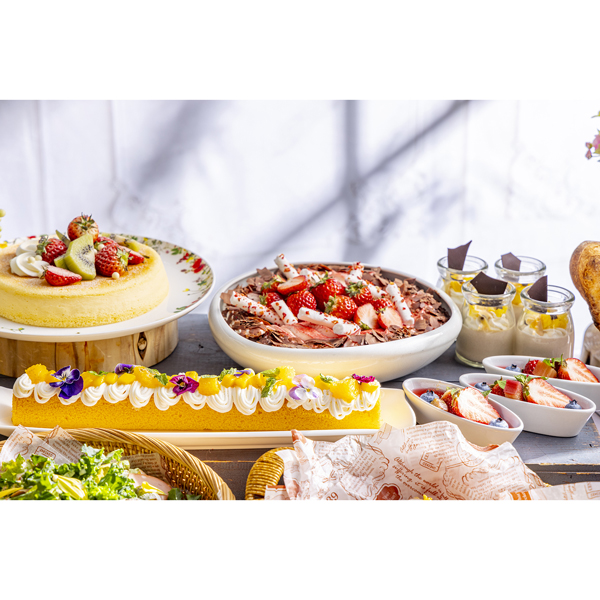 ヒルトン東京　マーブルラウンジ  ランチビュッフェ（月～金限定）＋ワンドリンク付　2名様